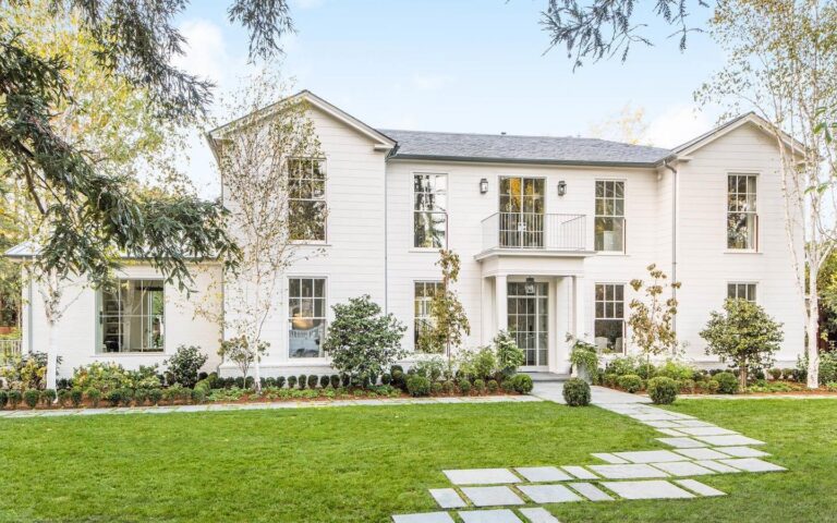 Best Colonial Windows in the US: The 2026 Architectural Guide